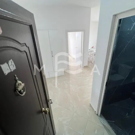 Marine Jewel Retreat B52 * Golem (Tirana)