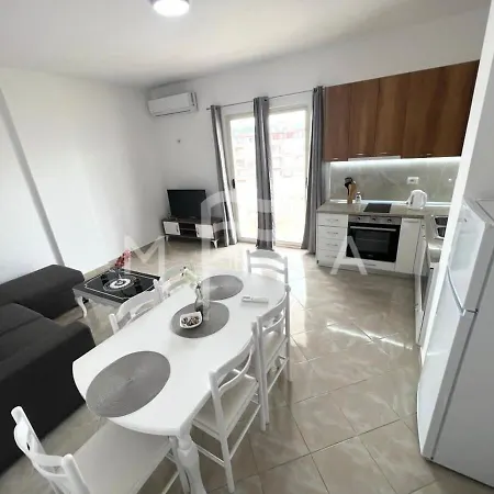 Marine Jewel Retreat B52 Apartmán Golem (Tirana)