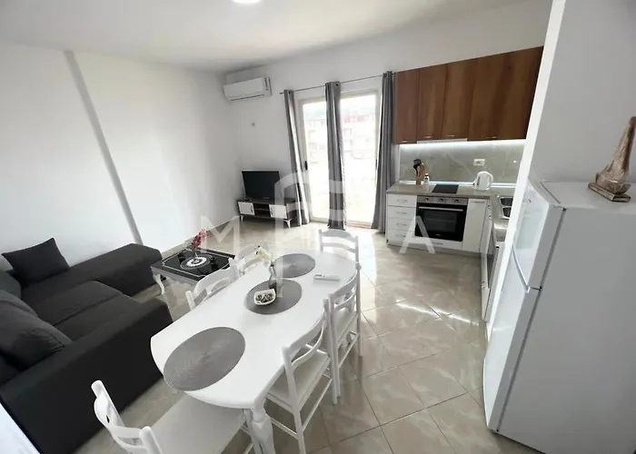 Marine Jewel Retreat B52 Appartamento Golem (Tirana)